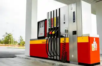 Benzín je u nás najdrahší vo V4, vodiči na pumpách zúria Tanker