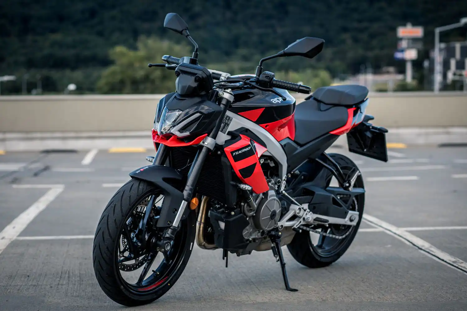 Aprilia Tuono 457