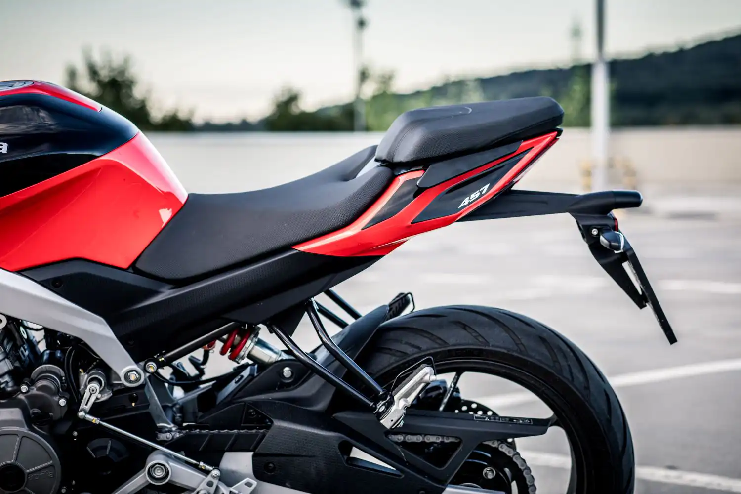 Aprilia Tuono 457