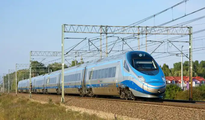 Poľsko pripravuje dopravnú revolúciu, do rozvoja železníc investuje 140 miliárd eur
