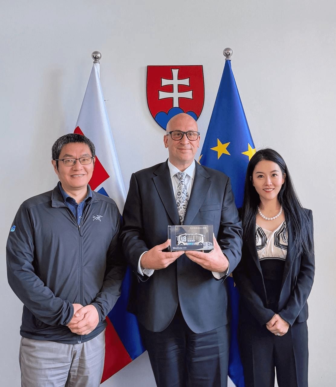 minister dopravy Jozef Ráž so zástupcami spoločnosti WeRide