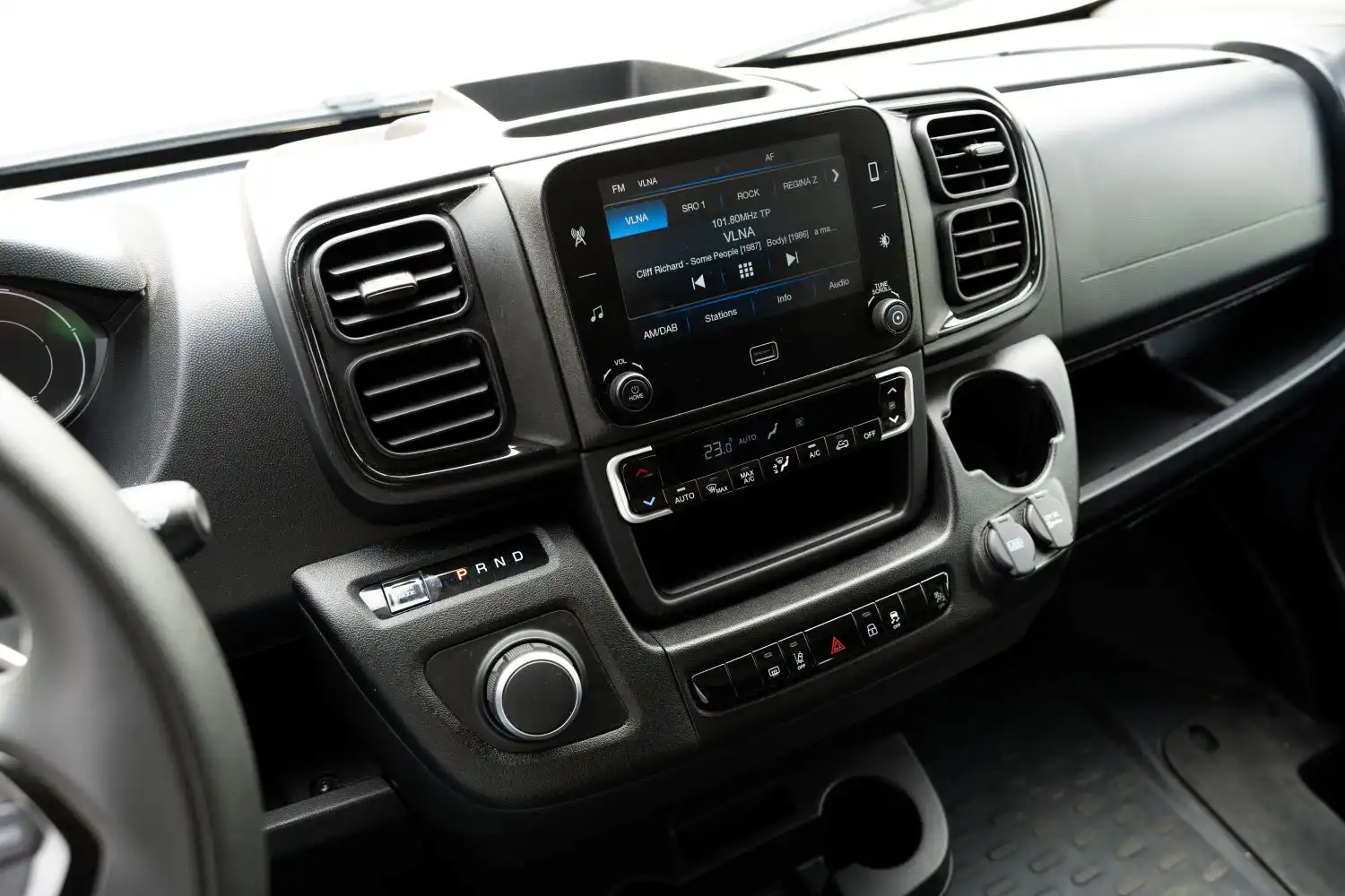 Peugeot e-Boxer