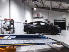 Servis v Malženiciach splnil prísne podmienky Tesly a získal prestížnu certifikáciu Autocentrum Zachar