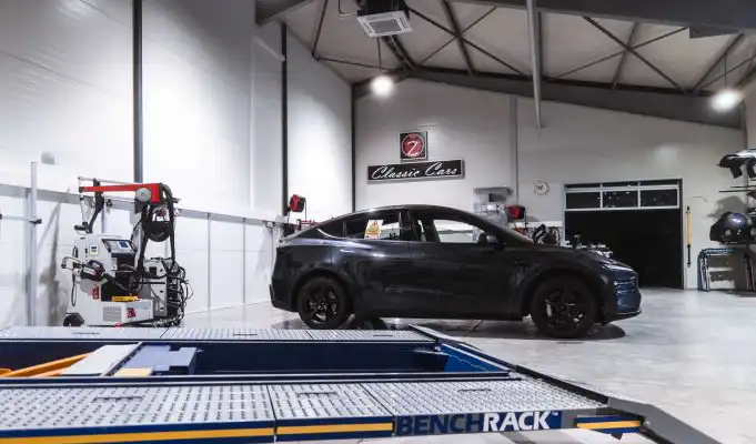 Servis v Malženiciach splnil prísne podmienky Tesly a získal prestížnu certifikáciu Autocentrum Zachar