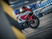Yamaha R7