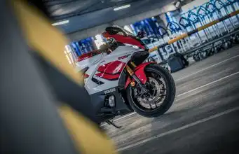 Vyzerá desivo. Každý si myslí, že je pre profesionálov, je to ale presne naopak Yamaha R7