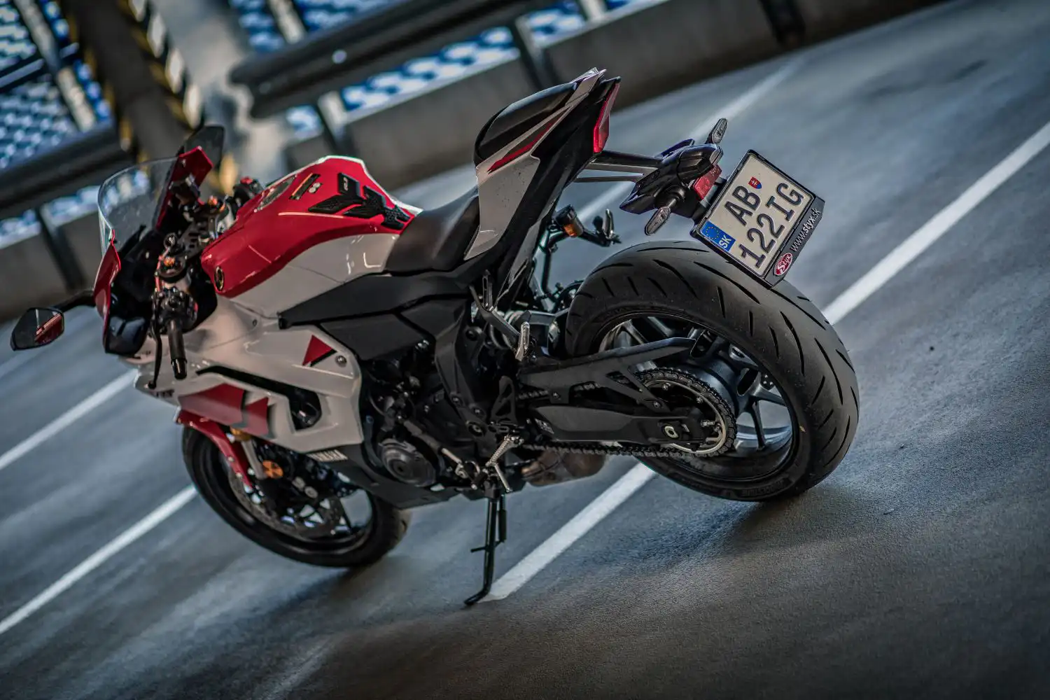 Yamaha R7