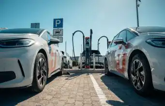 1,4 megawattu. Takto vyzerá najmodernejšie nabíjanie elektromobilov na Slovensku ZSE Drive