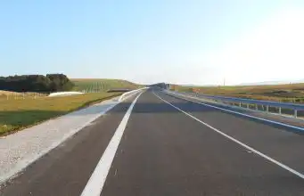 Križovatka D1/D4 je takmer hotová. Diaľničiari sa púšťajú do výstavby ďalšej križovatky križovatka R2 Bánovce - východ