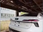 BMW a Audi miznú v Číne a objavujú sa v Rusku. Bizarný trik pomáha obchádzať sankcie