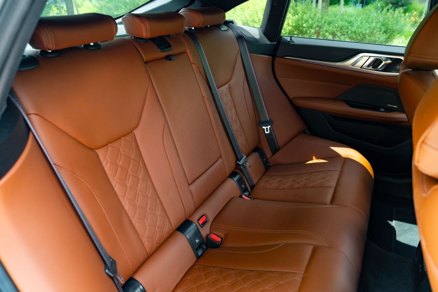 zadné sedadlá v BMW i4 M60
