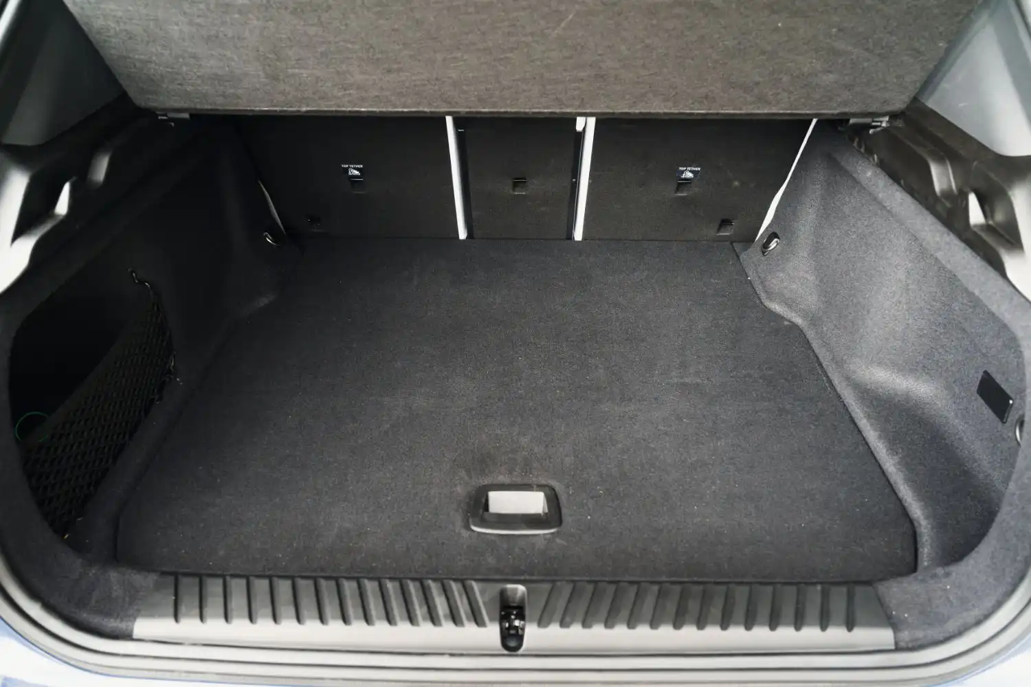 batožinový priestor modelu BMW iX3