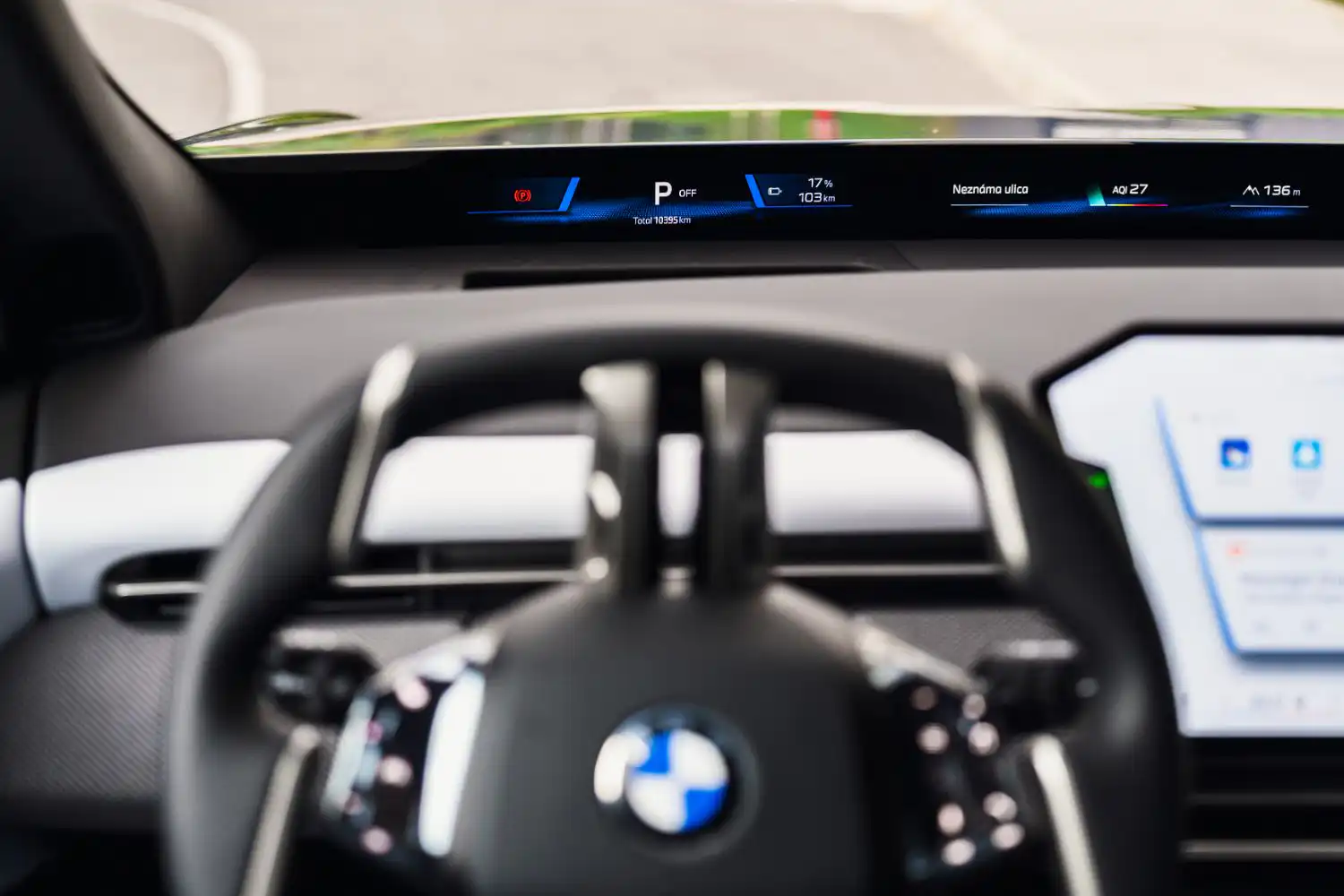 panoramatický displej v BMW iX3