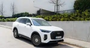 820 l kufor, 428 koní, spotreba 6 l/100 km za… TOĽKO? Nové SUV robí z konkurencie komparz Chery Tiggo 9