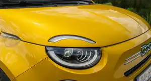 Slimák alebo lasička? Fiat 500 na benzín stojí menej ako 20-tisíc Fiat 500 Hybrid