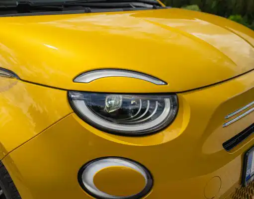 Slimák alebo lasička? Fiat 500 na benzín stojí menej ako 20-tisíc Fiat 500 Hybrid