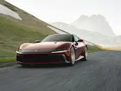 Ferrari 12Cilindri Manuale vracia do hry ikonickú otvorenú kulisu