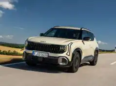 Kia Seltos klame telom. Ponúka obrovský kufor, bohatú výbavu aj pohon 4×4 Kia Seltos