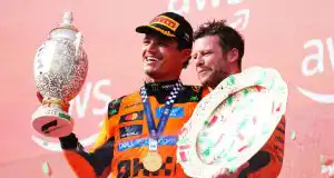 Llando Norris oslavuje víťazstvo na VC Maďarska
