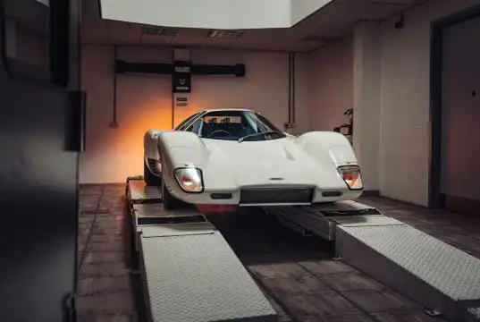 McLaren M6GT