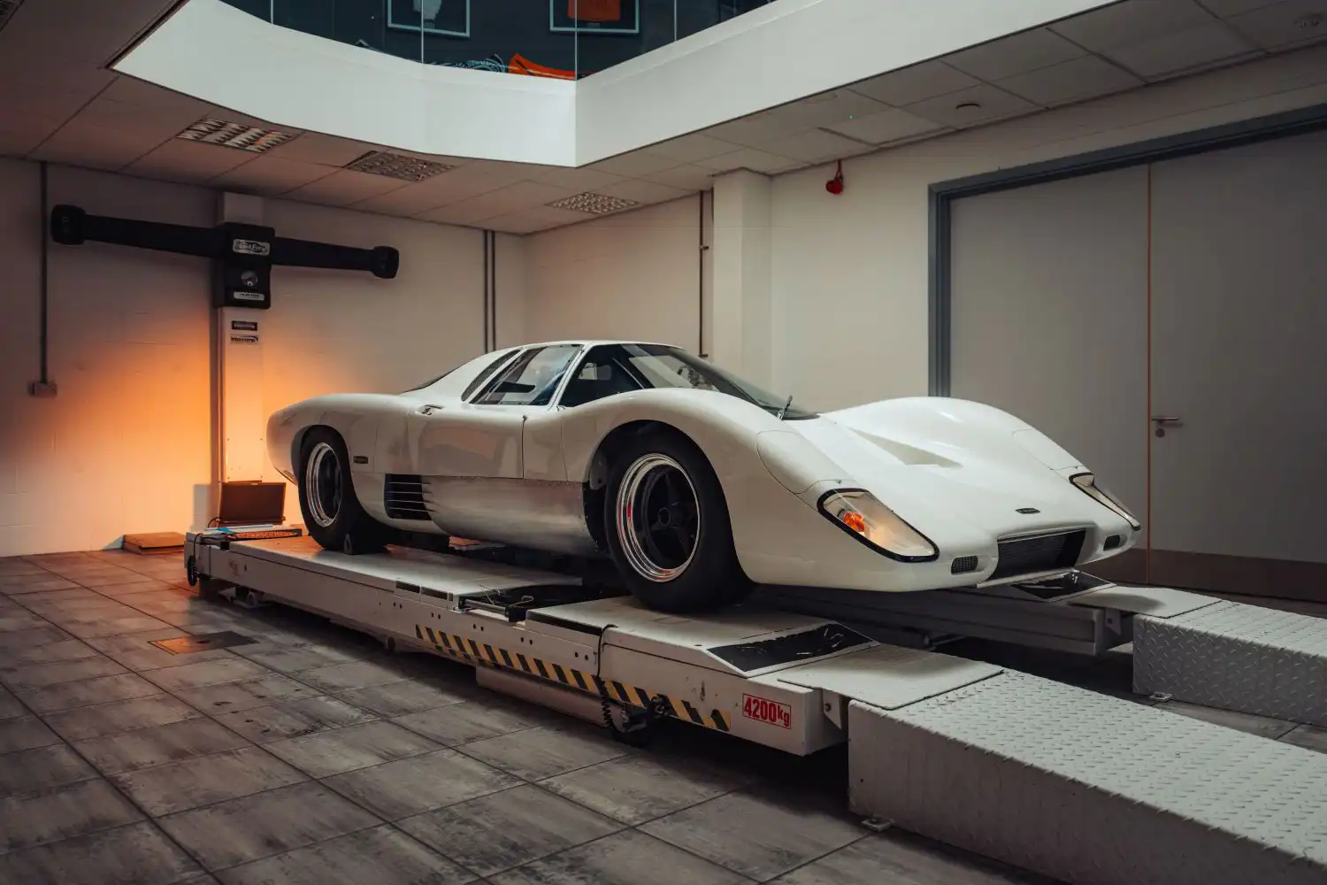 McLaren M6GT