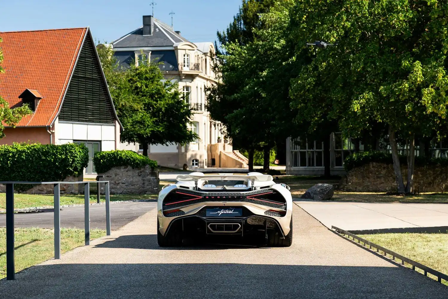 Bugatti W16 Mistral