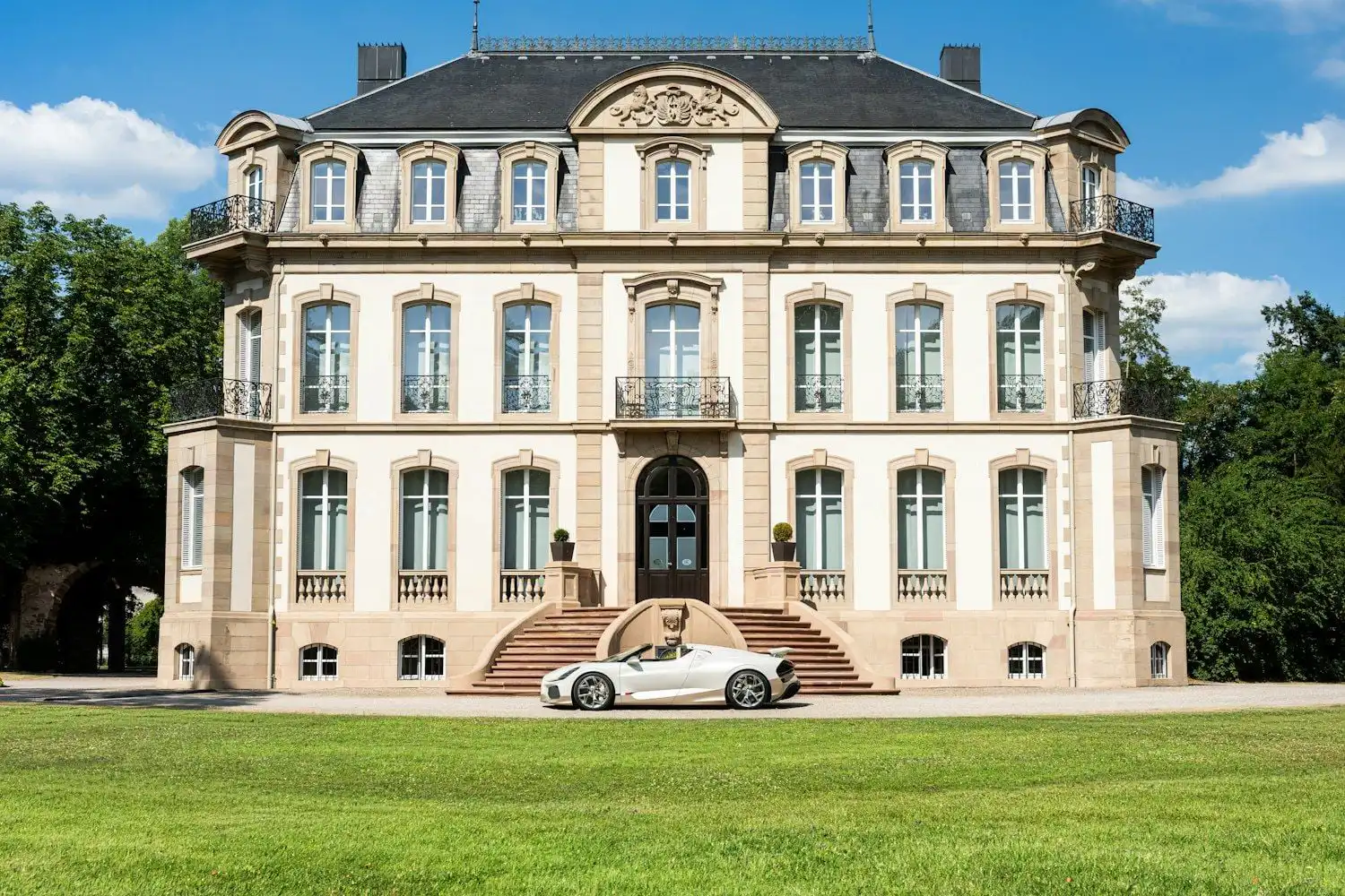 Bugatti W16 Mistral