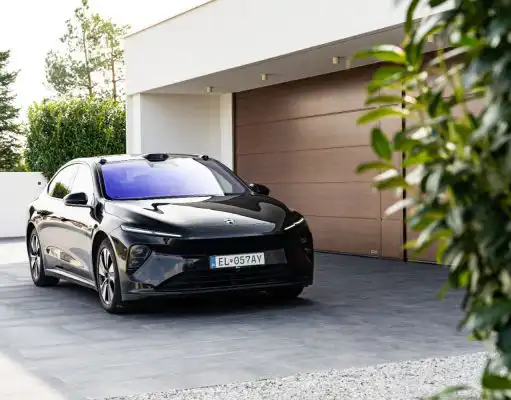 Andrej dal košom Tesle aj nemeckej prémii. Toto auto ho presvedčilo viac NIO ET7