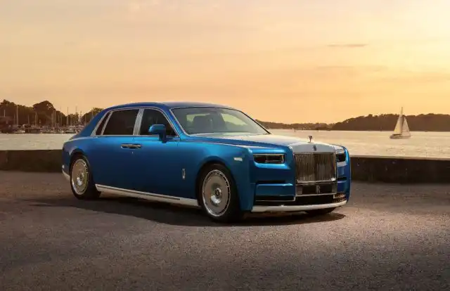 P90648606_highRes_rolls-royce-presents