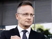 Bývalý maďarský minister Péter Szijjártó prichádza do BYD Péter Szijjártó
