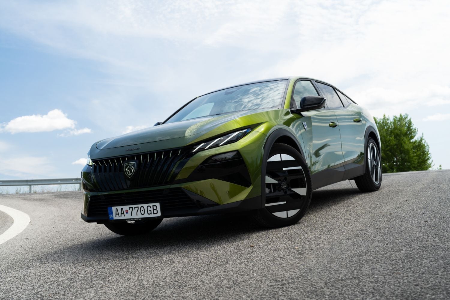Peugeot 408
