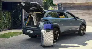 Peugeot E-5008 Dog Edition Concept