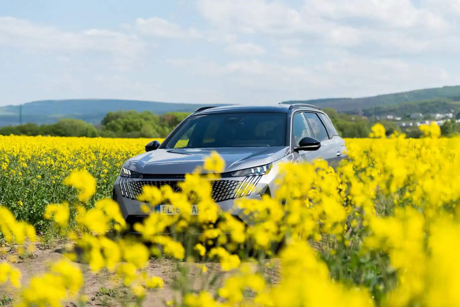 Peugeot e-5008
