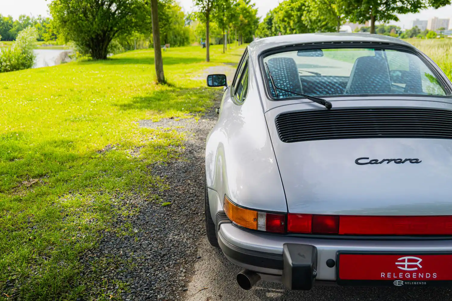 Porsche 911 Carrera 3.2 Jubilee Edition