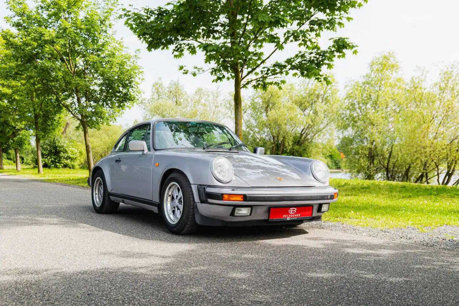 Porsche 911 Carrera 3.2 Jubilee Edition