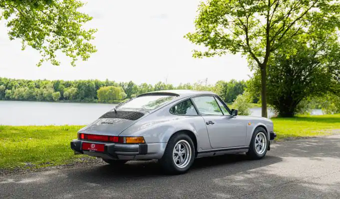 Toto Porsche má takmer 40 rokov. Po jazde som pochopil, prečo jeho cena rastie Porsche 911 Carrera 3.2 Jubilee Edition