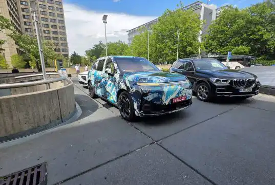 Xpeng G9L