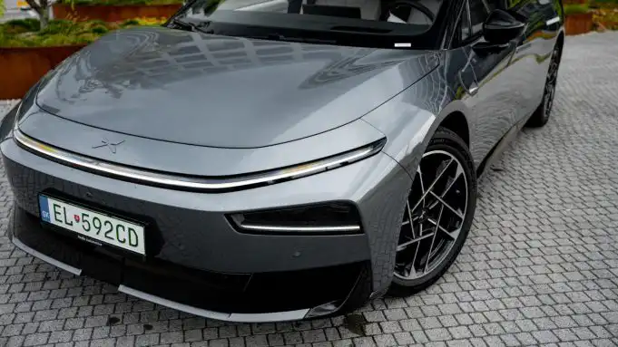 Hoďte spaľovacie motory do koša. V tomto elektromobile vám chýbať nebudú Xpeng P7+