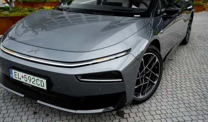 Hoďte spaľovacie motory do koša. V tomto elektromobile vám chýbať nebudú Xpeng P7+