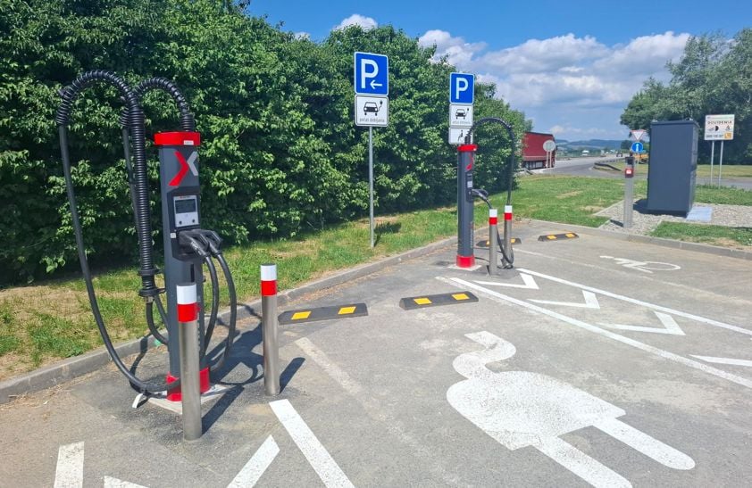 nabíjací hub ZSE Drive na diaľničnom odpočívadle