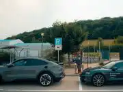 nabíjací hub ZSE Drive na diaľničnom odpočívadle