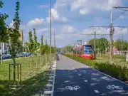Petržalská električka zmenila dopravu v Bratislave, jej intervaly sú na úrovni metra električka v Petržalke
