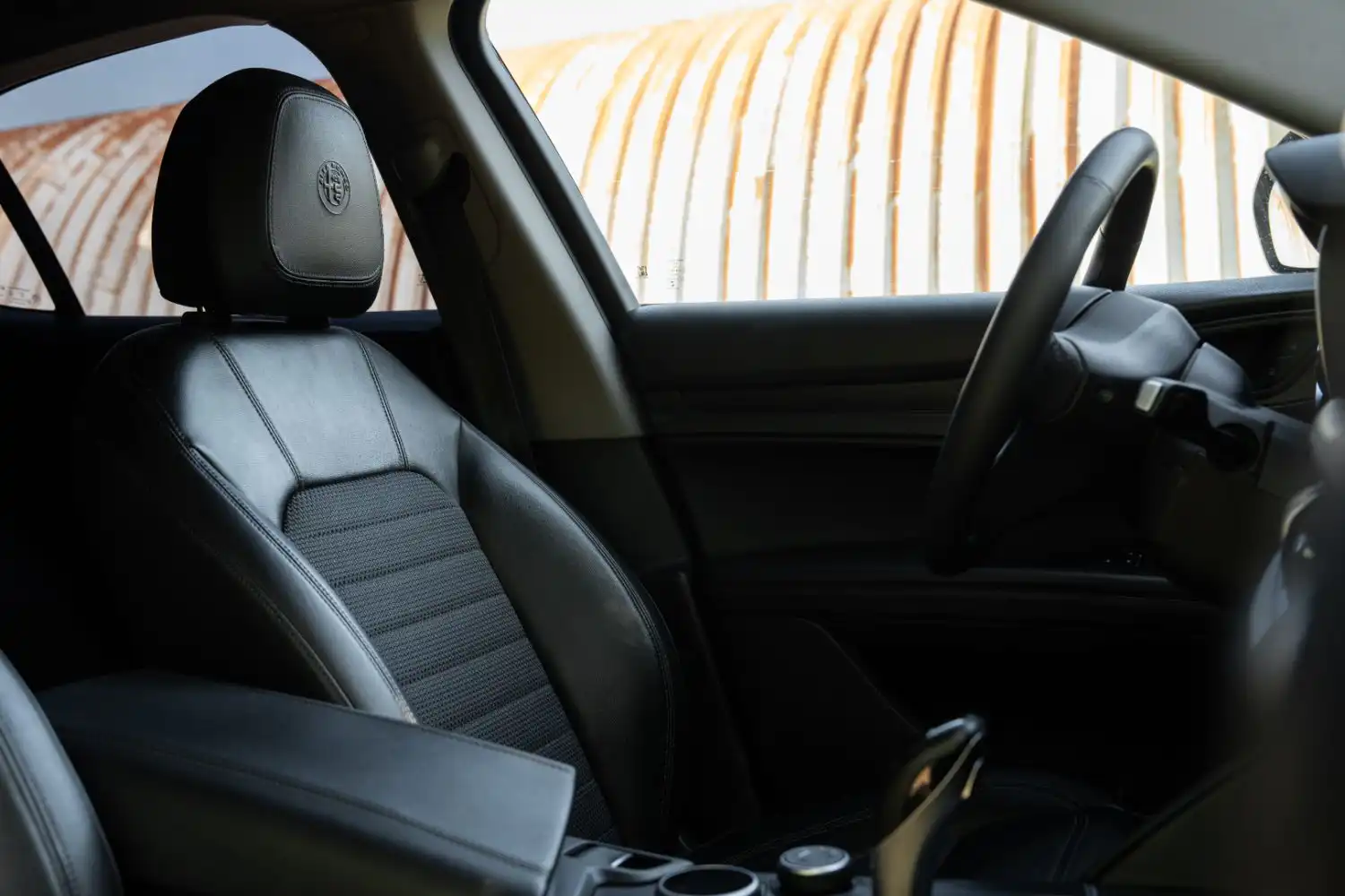 sedadlo vodiča vo vozidle Alfa Romeo Stelvio