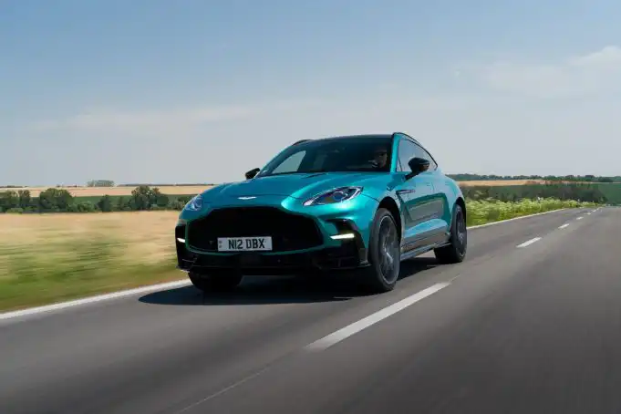Aston Martin DBX S