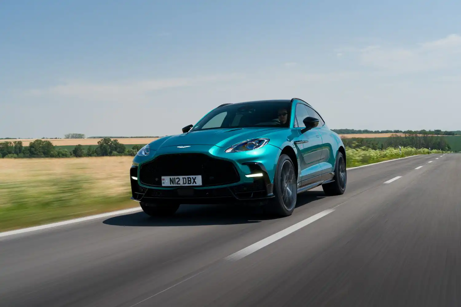 Aston Martin DBX S