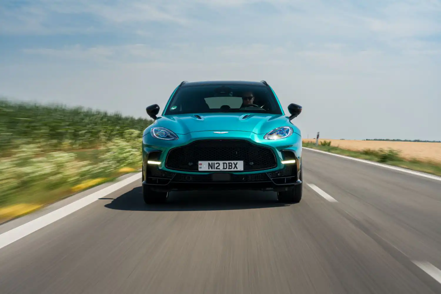 Aston Martin DBX S