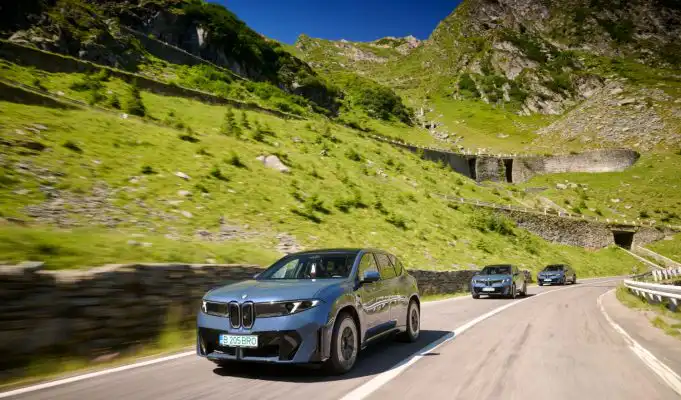 Transfagarasan s BMW iX3: Epický výlet za najkrajšou cestou Európy BMW iX3 na ceste Transfagarasan