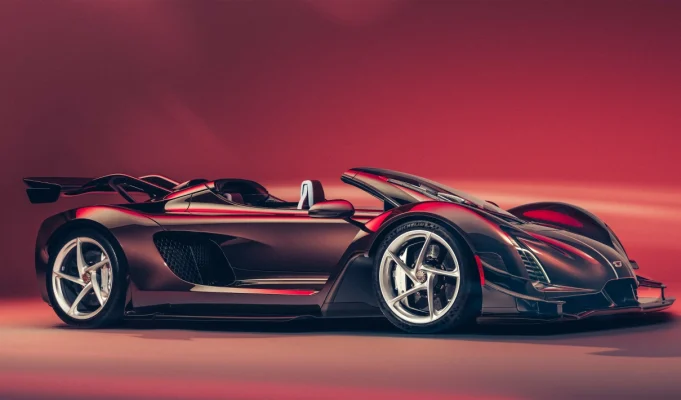 Kokpit ako v stíhačke a V8, ktorý točí 11 000 ot./min. Extrémnejší roadster ste ešte nevideli