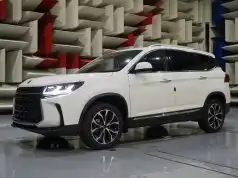 Útok na peňaženky Slovákov. SUV-čku za 22 990 € a zárukou na 200 000 km nepôjde odolať Forthing T5