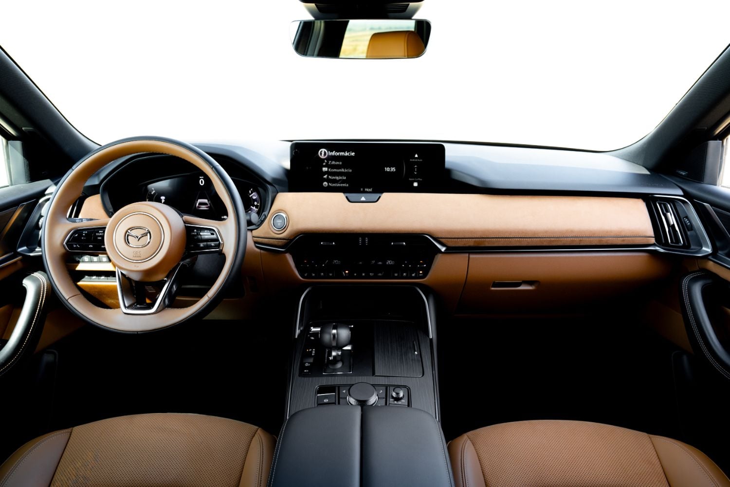 interiér Mazda CX-60 PHEV